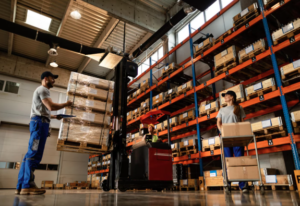 Read more about the article What Makes a Full-Service Warehouse Different From Standard Storage?